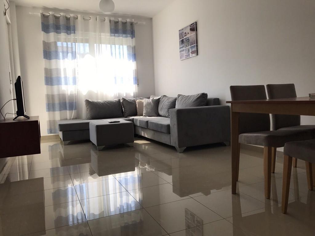 Viktoria'S Apartments Shëngjin Екстериор снимка