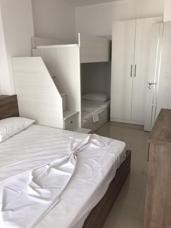 Viktoria'S Apartments Shëngjin Екстериор снимка