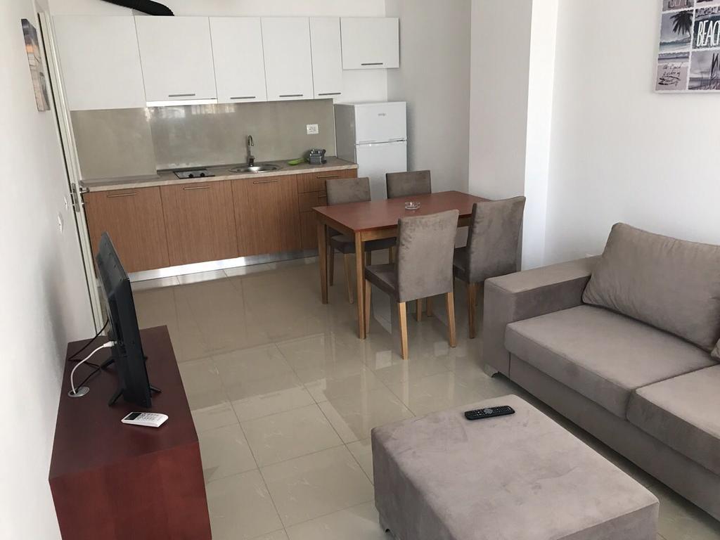 Viktoria'S Apartments Shëngjin Екстериор снимка