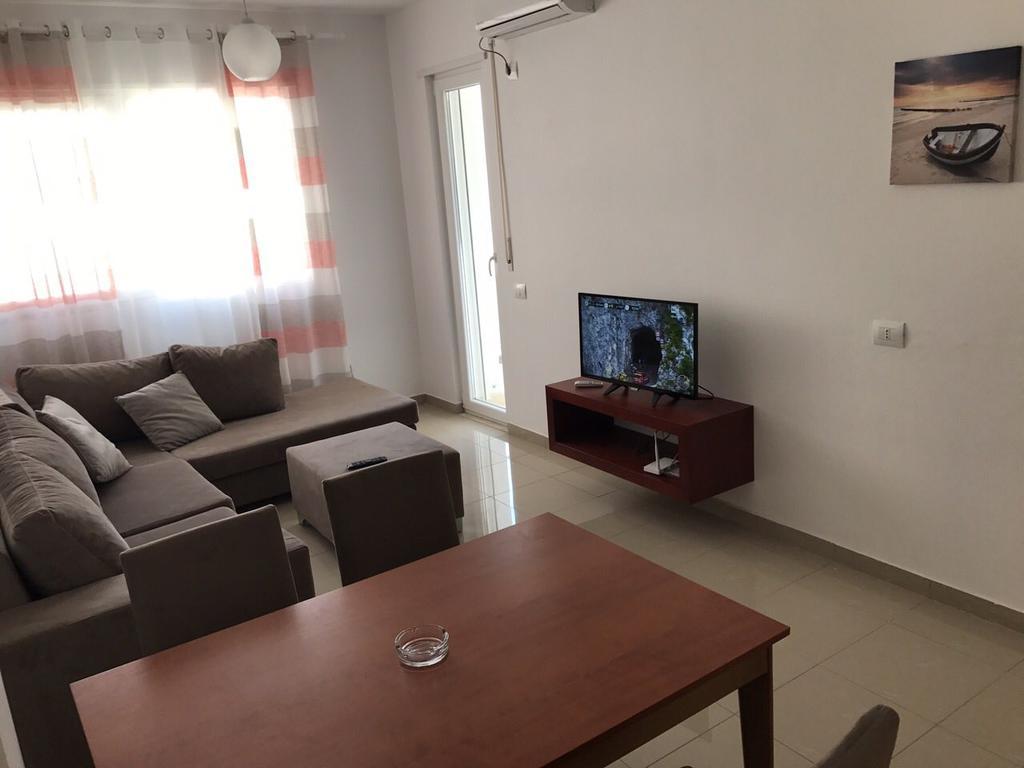 Viktoria'S Apartments Shëngjin Екстериор снимка