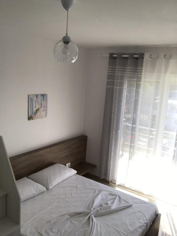 Viktoria'S Apartments Shëngjin Екстериор снимка