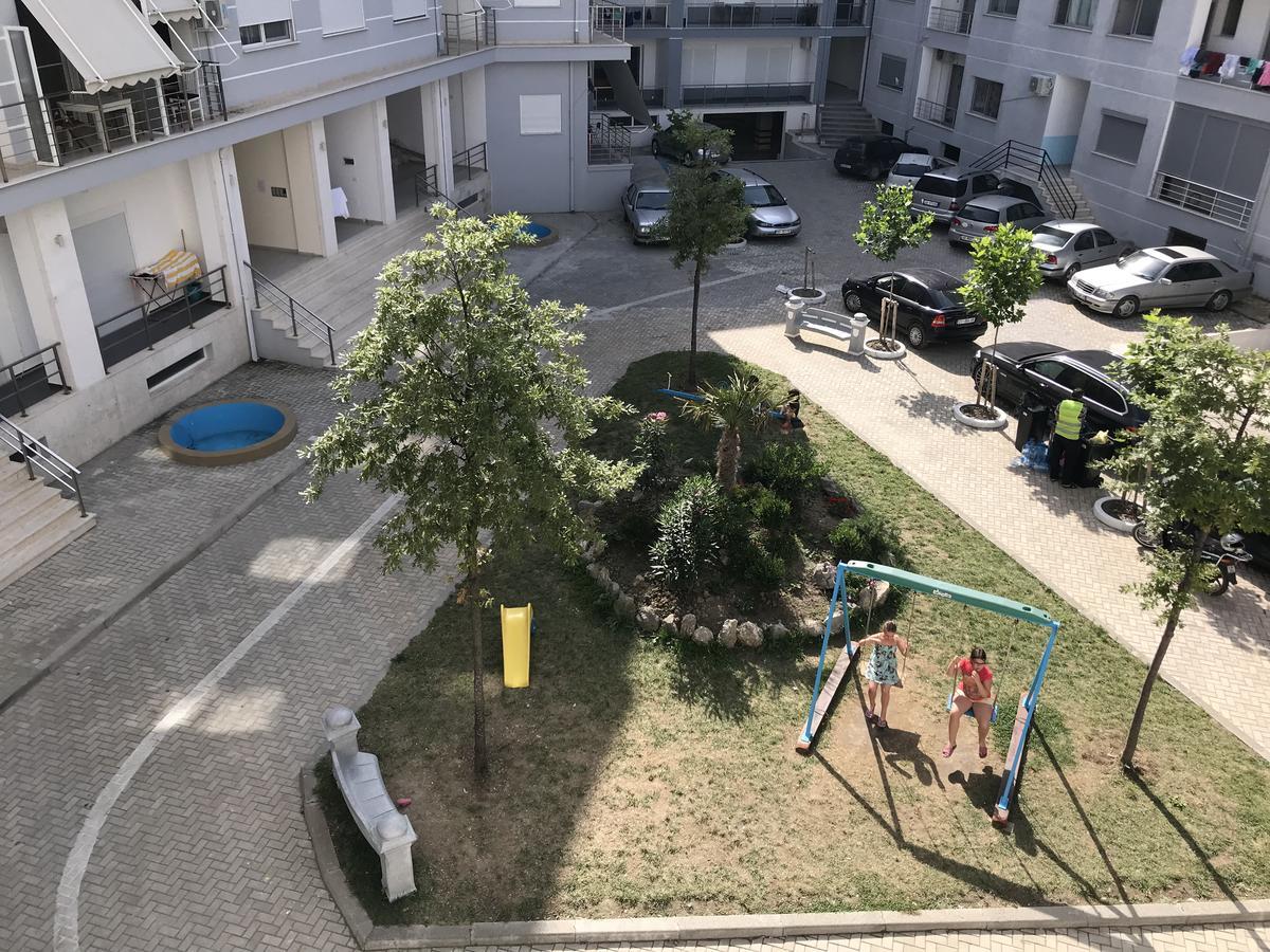 Viktoria'S Apartments Shëngjin Екстериор снимка
