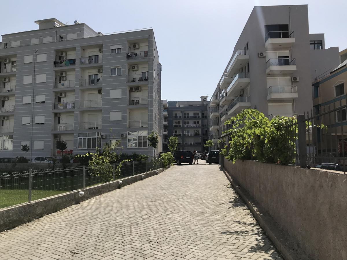 Viktoria'S Apartments Shëngjin Екстериор снимка
