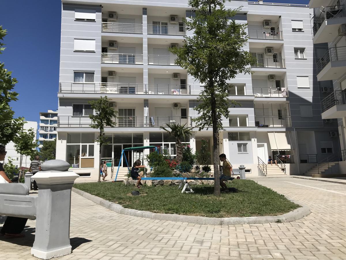Viktoria'S Apartments Shëngjin Екстериор снимка